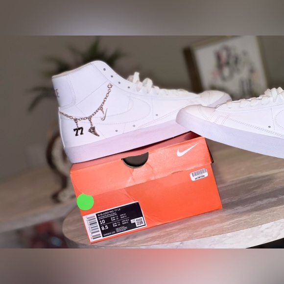 White Nike Blazers - Picture 4 of 8